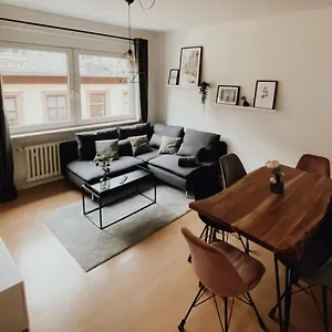 Attraktive 3-zimmerwohnung - Zentrum & Naehe Bahnhof Apartment